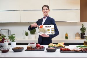 Η αεροσυνοδός bg